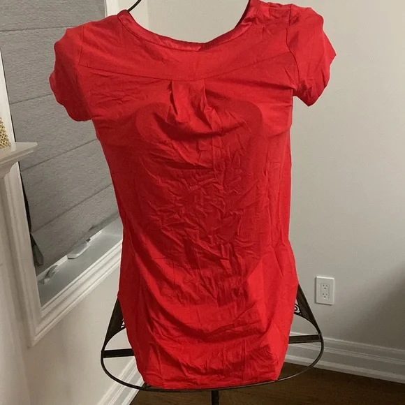 Alfani red essential tee. BNWT - Picture 5 of 7